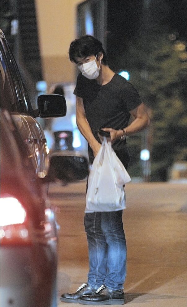 車に乗り込む竹野内豊